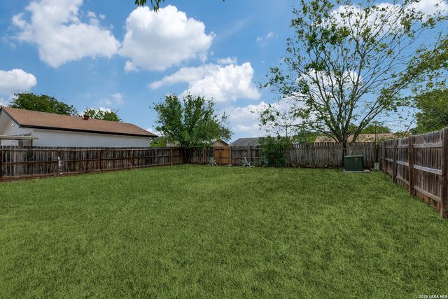 9710 Hidden Cross, San Antonio, TX 78250