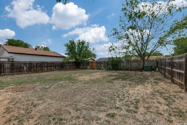 9710 Hidden Cross, San Antonio, TX 78250