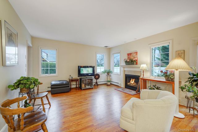 221 Thelma Avenue, Merrick, NY 11566