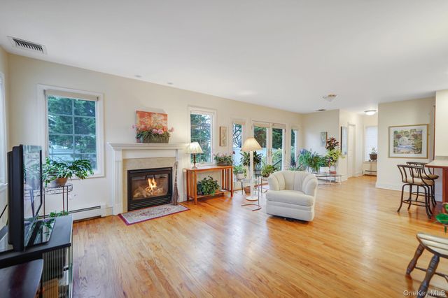 221 Thelma Avenue, Merrick, NY 11566