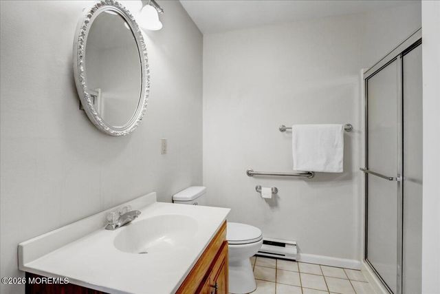 21 Applegate Road, Freehold, NJ 07728