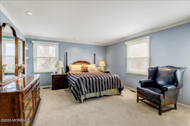 21 Applegate Road, Freehold, NJ 07728