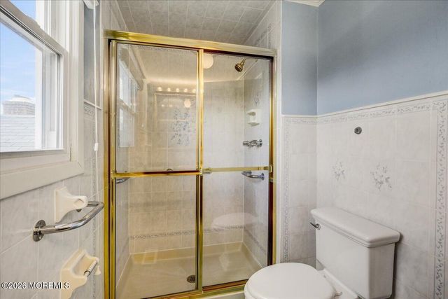 21 Applegate Road, Freehold, NJ 07728