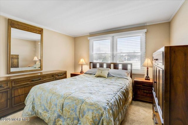 21 Applegate Road, Freehold, NJ 07728