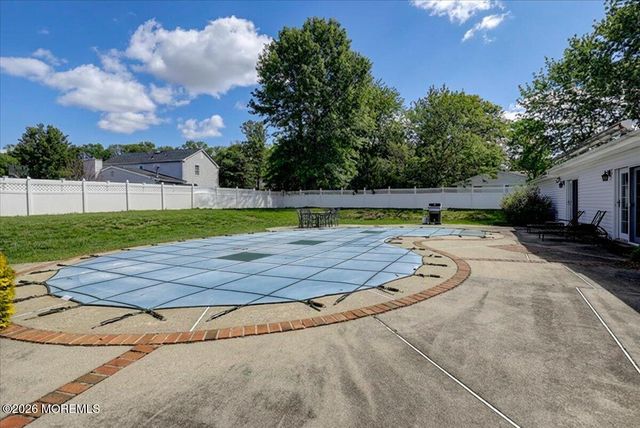 21 Applegate Road, Freehold, NJ 07728