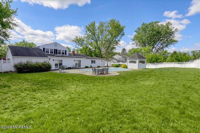 21 Applegate Road, Freehold, NJ 07728