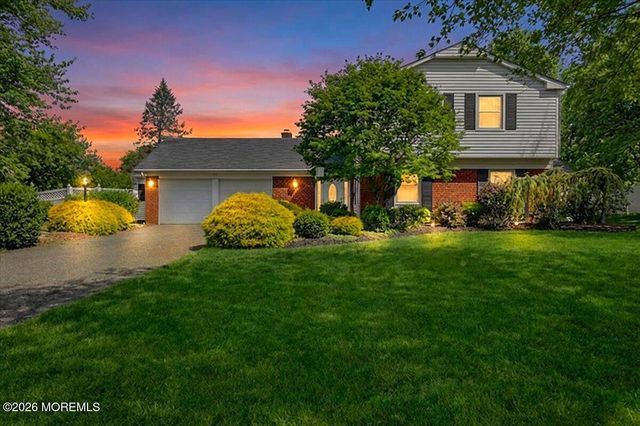 21 Applegate Road, Freehold, NJ 07728