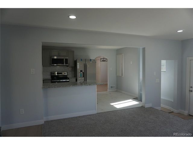 1657 Kingston St, Aurora, CO 80010