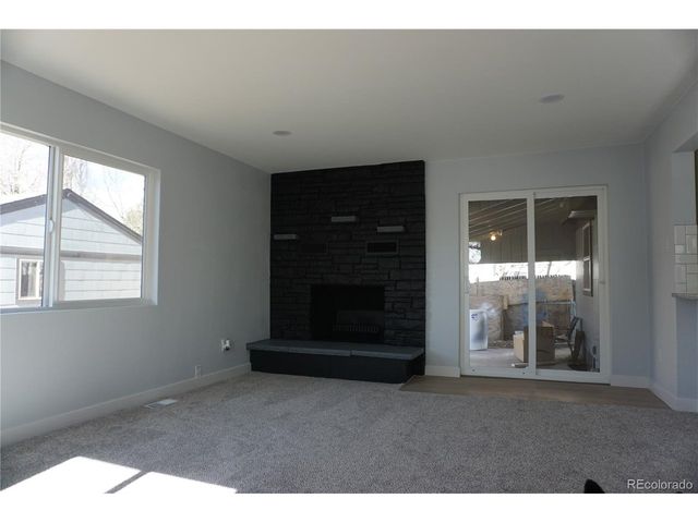 1657 Kingston St, Aurora, CO 80010