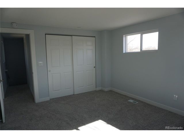 1657 Kingston St, Aurora, CO 80010