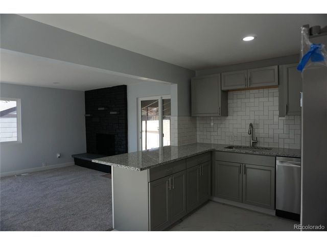 1657 Kingston St, Aurora, CO 80010