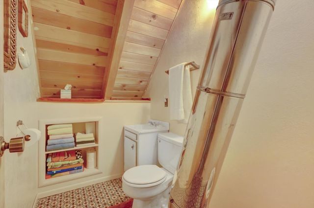 351 Silvertip Springs Dr, La Porte, CA 95981