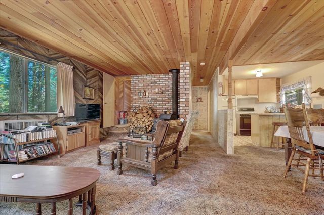 351 Silvertip Springs Dr, La Porte, CA 95981