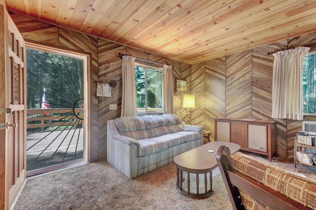 351 Silvertip Springs Dr, La Porte, CA 95981