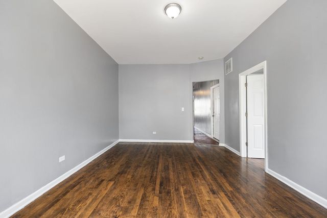 2302 N Hamlin Avenue, Chicago, IL 60647