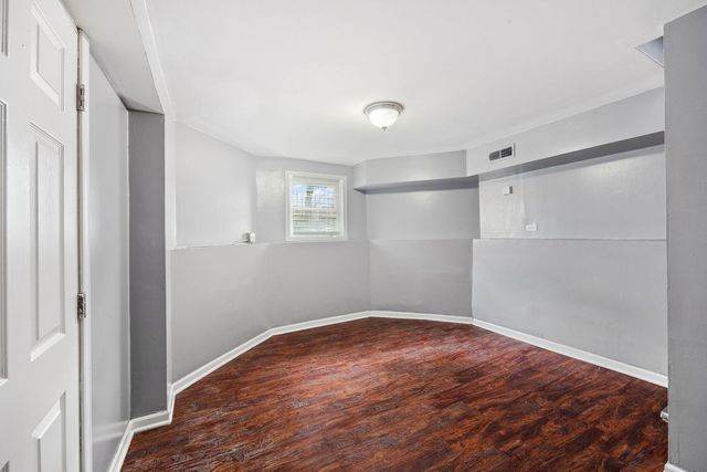 2302 N Hamlin Avenue, Chicago, IL 60647