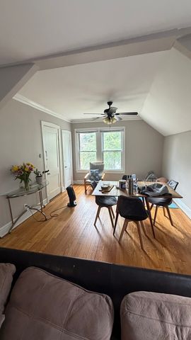 4647 W Warwick Avenue, Chicago, IL 60641