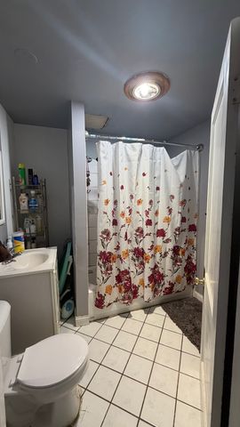 4647 W Warwick Avenue, Chicago, IL 60641