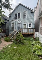 4647 W Warwick Avenue, Chicago, IL 60641