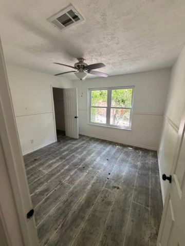 727 Angelina Drive, Conroe, TX 77302