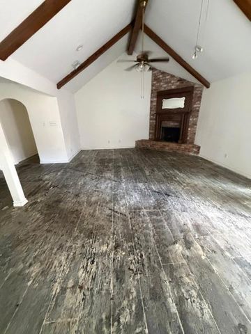 727 Angelina Drive, Conroe, TX 77302