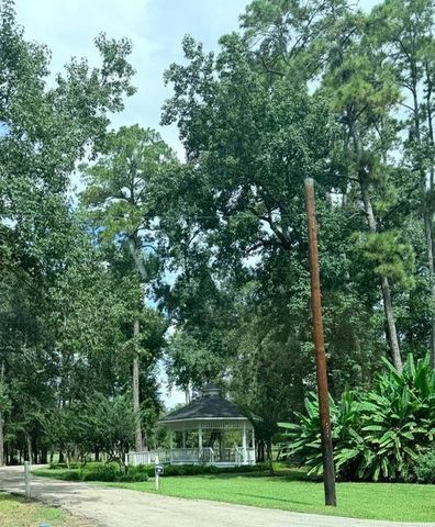 727 Angelina Drive, Conroe, TX 77302
