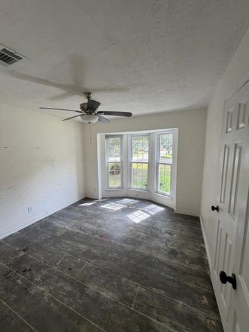 727 Angelina Drive, Conroe, TX 77302