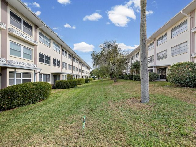 1235 S HIGHLAND AVENUE 2-207, Clearwater, FL 33756