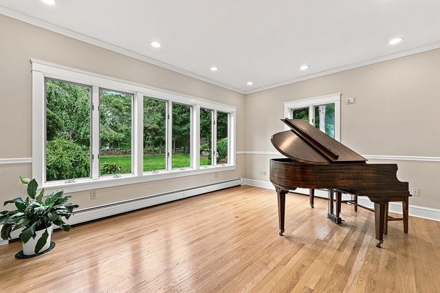 176 Putnam Rd, Holden, MA 01520