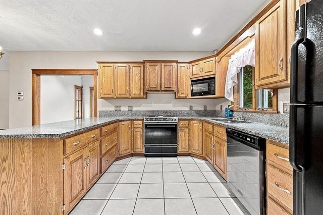 176 Putnam Rd, Holden, MA 01520