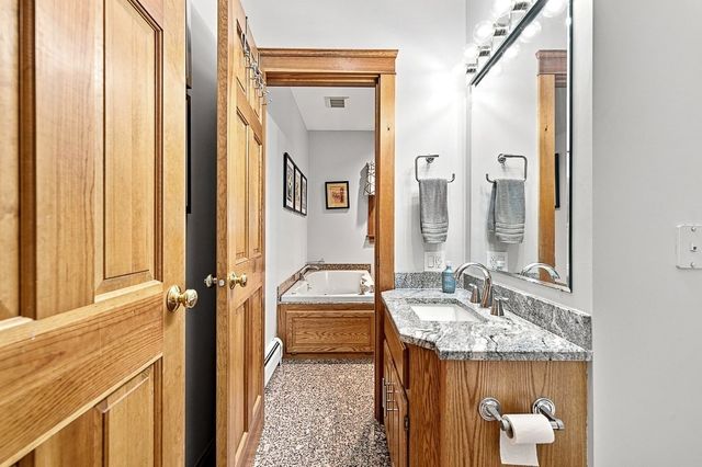 176 Putnam Rd, Holden, MA 01520