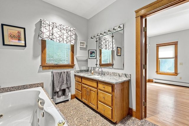 176 Putnam Rd, Holden, MA 01520