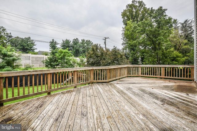 9627 LOCUST HILL DR, Great Falls, VA 22066