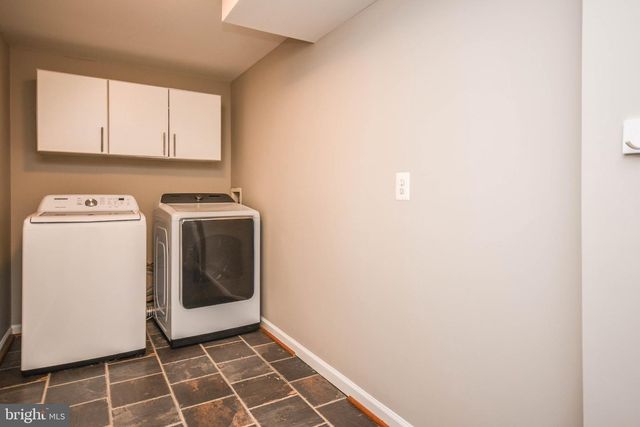 9627 LOCUST HILL DR, Great Falls, VA 22066