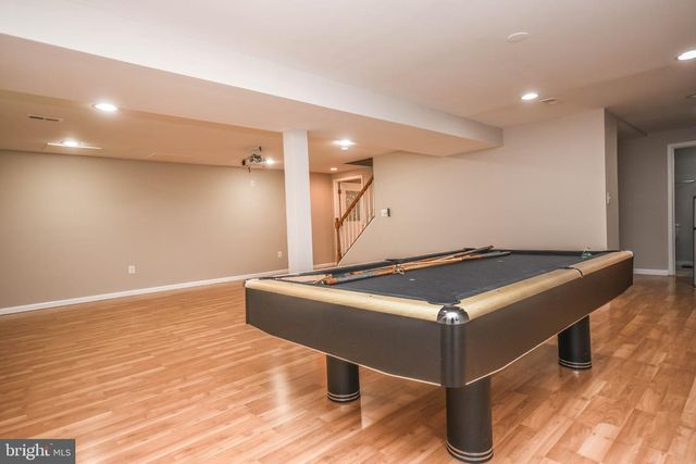 9627 LOCUST HILL DR, Great Falls, VA 22066