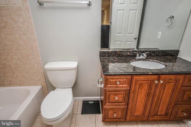 9627 LOCUST HILL DR, Great Falls, VA 22066