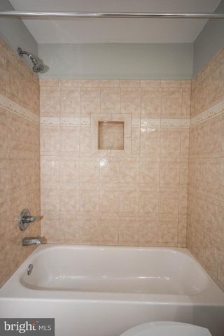 9627 LOCUST HILL DR, Great Falls, VA 22066