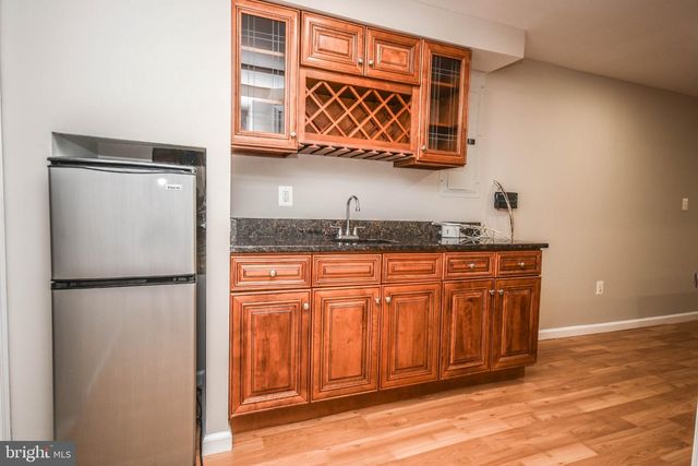 9627 LOCUST HILL DR, Great Falls, VA 22066