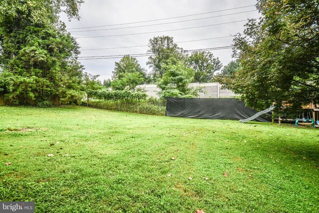 9627 LOCUST HILL DR, Great Falls, VA 22066