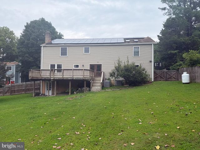 9627 LOCUST HILL DR, Great Falls, VA 22066