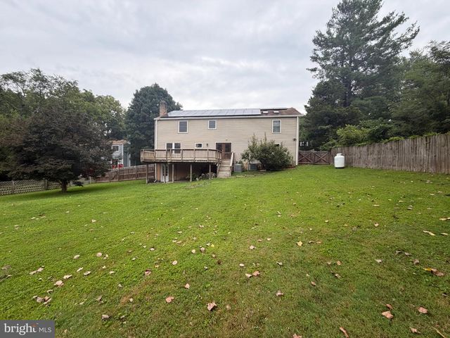 9627 LOCUST HILL DR, Great Falls, VA 22066