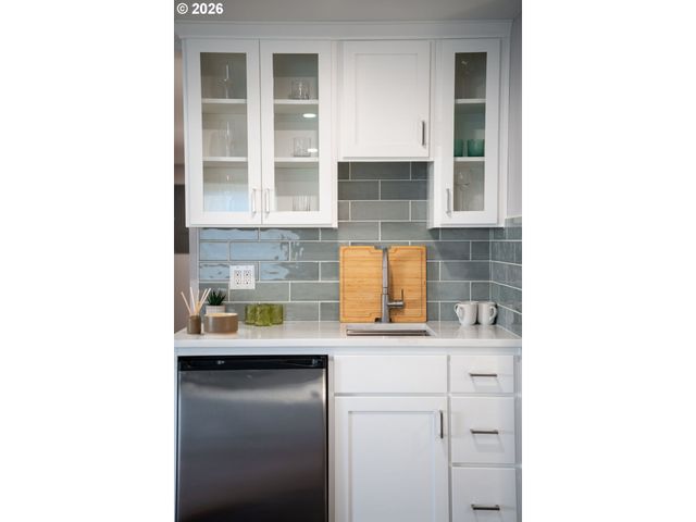 8407 N HARTMAN St, Portland, OR 97203