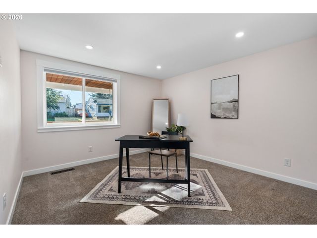 8407 N HARTMAN St, Portland, OR 97203