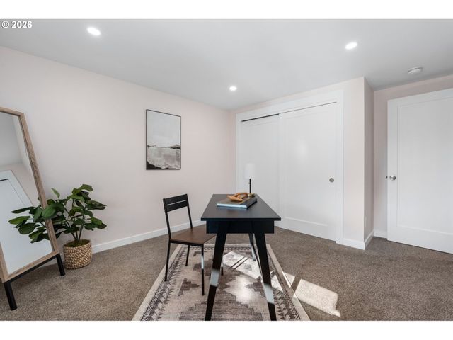 8407 N HARTMAN St, Portland, OR 97203