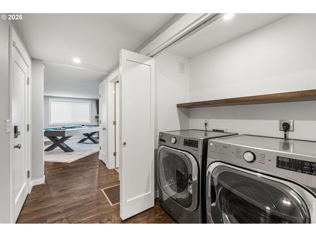 8407 N HARTMAN St, Portland, OR 97203