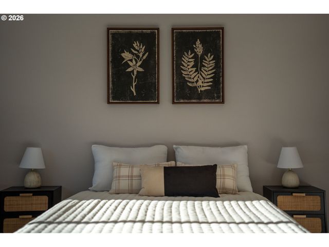 8407 N HARTMAN St, Portland, OR 97203