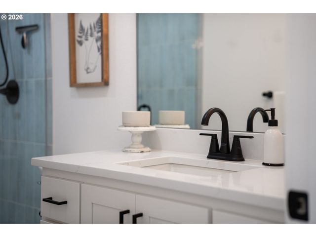 8407 N HARTMAN St, Portland, OR 97203