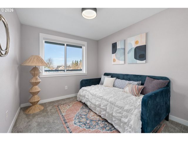 8407 N HARTMAN St, Portland, OR 97203