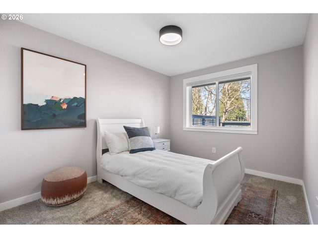 8407 N HARTMAN St, Portland, OR 97203