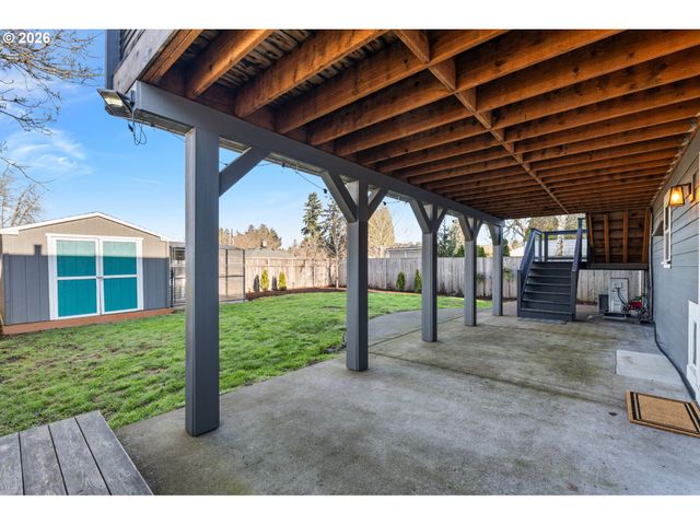 8407 N HARTMAN St, Portland, OR 97203